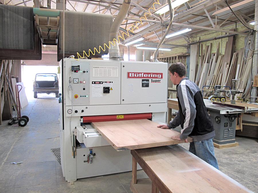 Wide-belt sanding masquite door