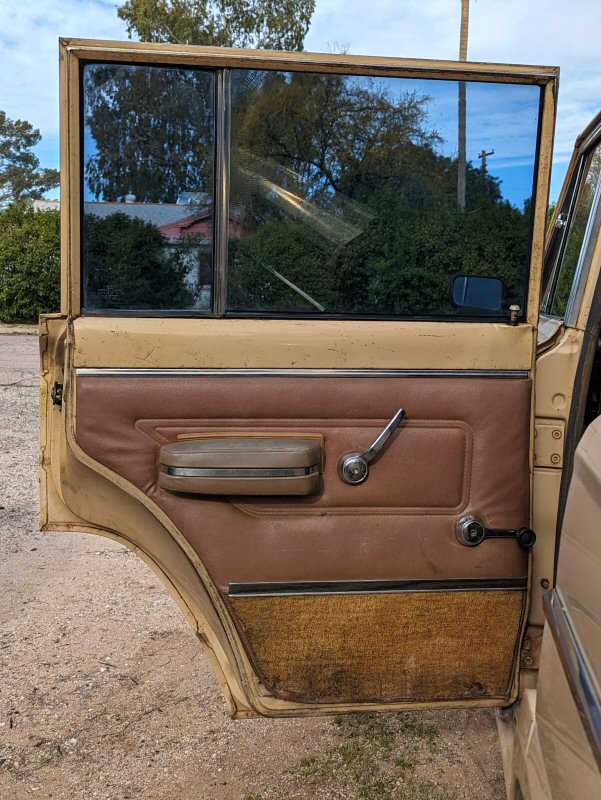 1977 Jeep Wagoneer real left door